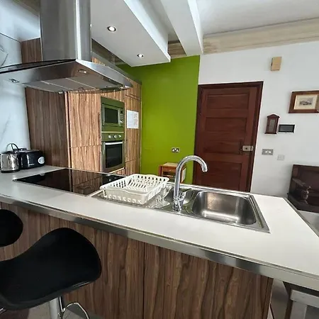 Seaview And Valletta View 3 Bedrooms 2 Bathrooms Lejlighed Sliema