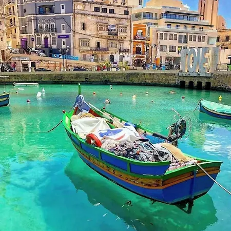 Seaview And Valletta View 3 Bedrooms 2 Bathrooms