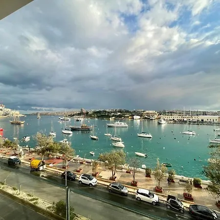 Apartment Seaview And Valletta View 3 Bedrooms 2 Bathrooms *
