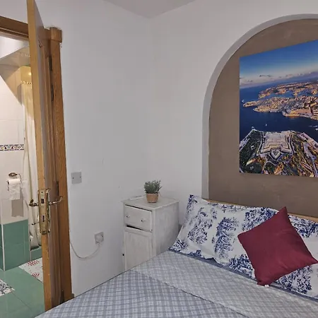 Seaview And Valletta View 3 Bedrooms 2 Bathrooms Apartment
