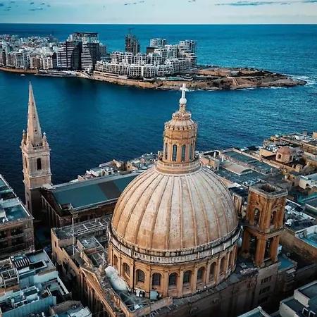 Seaview And Valletta View 3 Bedrooms 2 Bathrooms Apartment