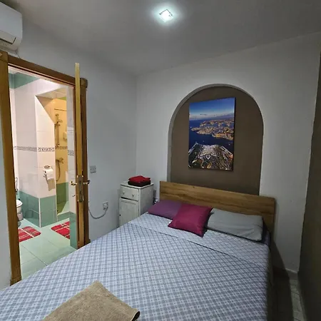 Seaview And Valletta View 3 Bedrooms 2 Bathrooms *