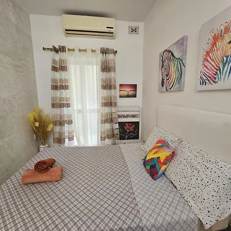 Seaview And Valletta View 3 Bedrooms 2 Bathrooms * Sliema