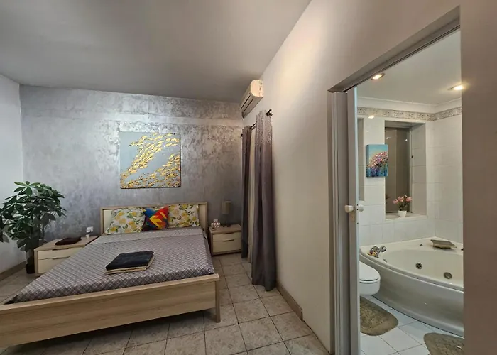 Seaview And Valletta View 3 Bedrooms 2 Bathrooms *