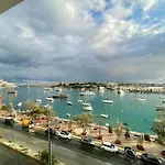 아파트 Seaview And Valletta View 3 Bedrooms 2 Bathrooms *