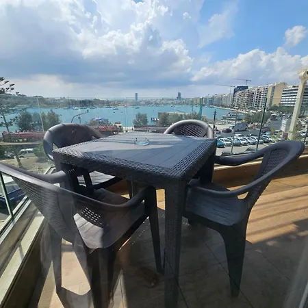 Seaview And Valletta View 3 Bedrooms 2 Bathrooms Sliema