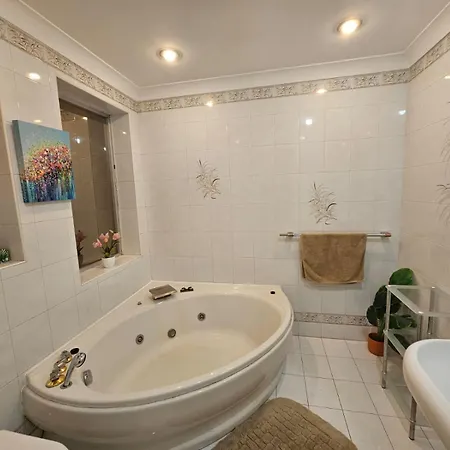 Seaview And Valletta View 3 Bedrooms 2 Bathrooms * Sliema