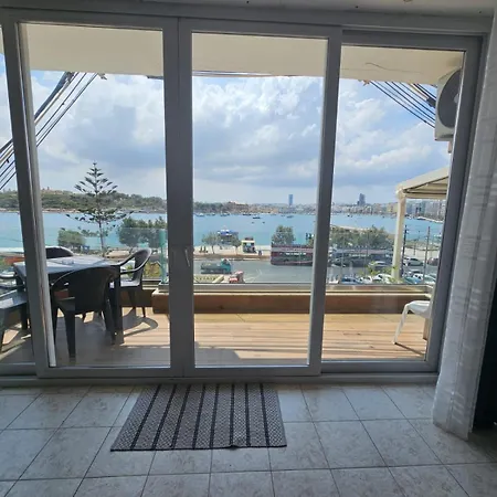 Seaview And Valletta View 3 Bedrooms 2 Bathrooms Lejlighed Sliema
