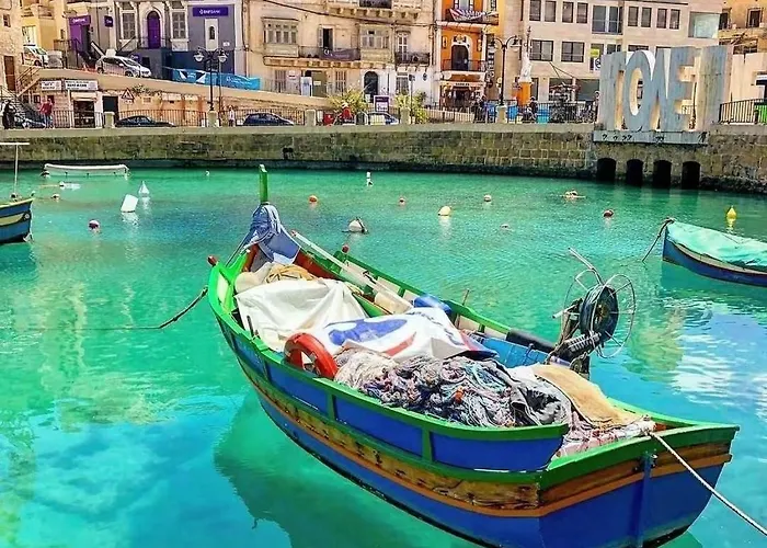 Seaview And Valletta View 3 Bedrooms 2 Bathrooms