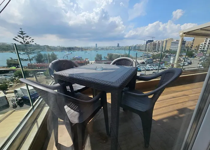Seaview And Valletta View 3 Bedrooms 2 Bathrooms Sliema