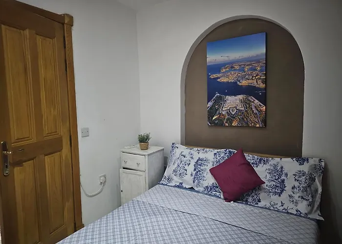 Seaview And Valletta View 3 Bedrooms 2 Bathrooms