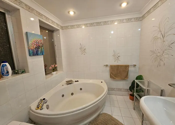 Seaview And Valletta View 3 Bedrooms 2 Bathrooms * Sliema