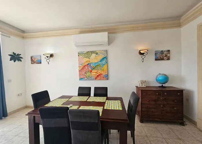 Seaview And Valletta View 3 Bedrooms 2 Bathrooms Apartament Sliema