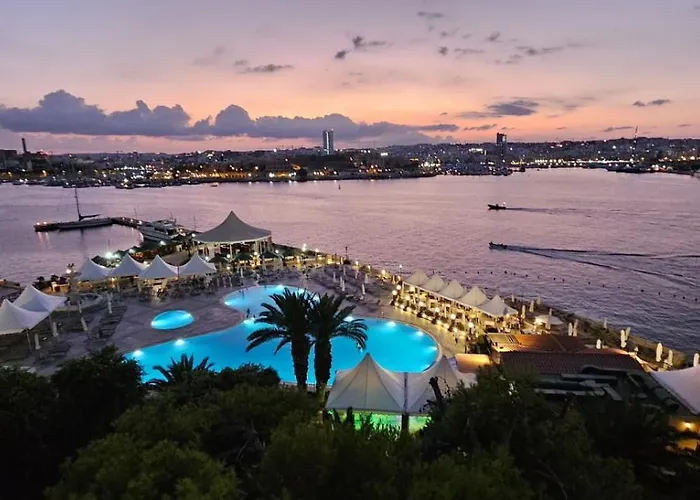 Seaview And Valletta View 3 Bedrooms 2 Bathrooms *