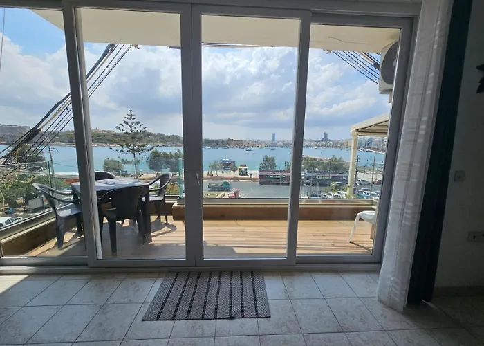 Seaview And Valletta View 3 Bedrooms 2 Bathrooms Apartament Sliema
