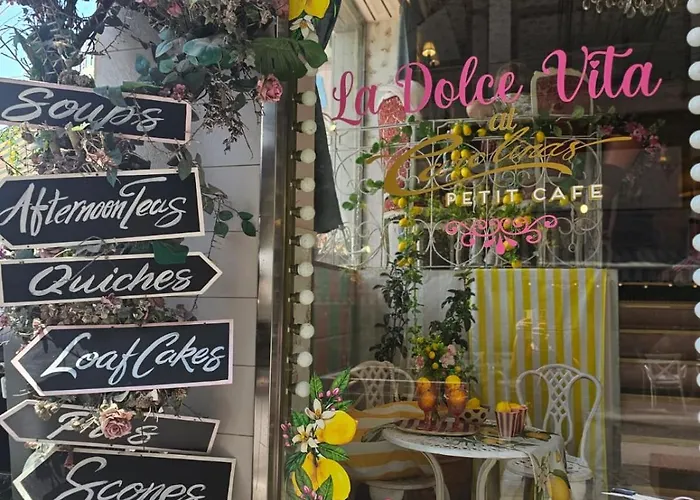 Seaview And Valletta View 3 Bedrooms 2 Bathrooms Apartment *