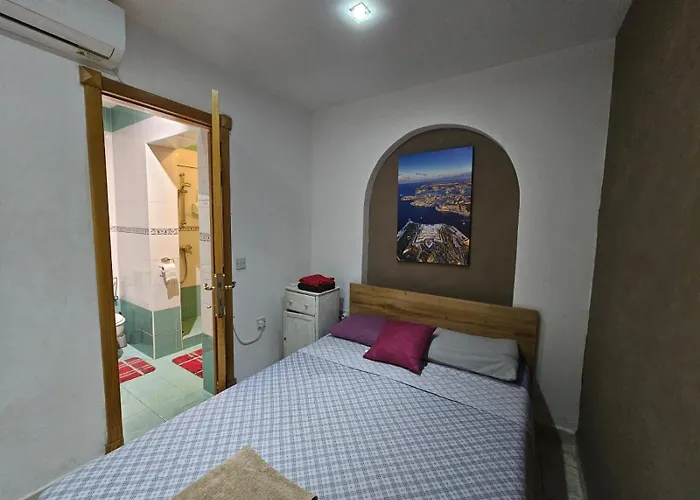 Seaview And Valletta View 3 Bedrooms 2 Bathrooms *
